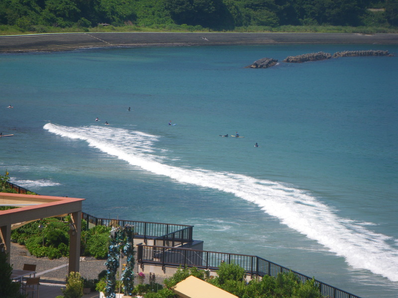 砂浜のない浪板海岸