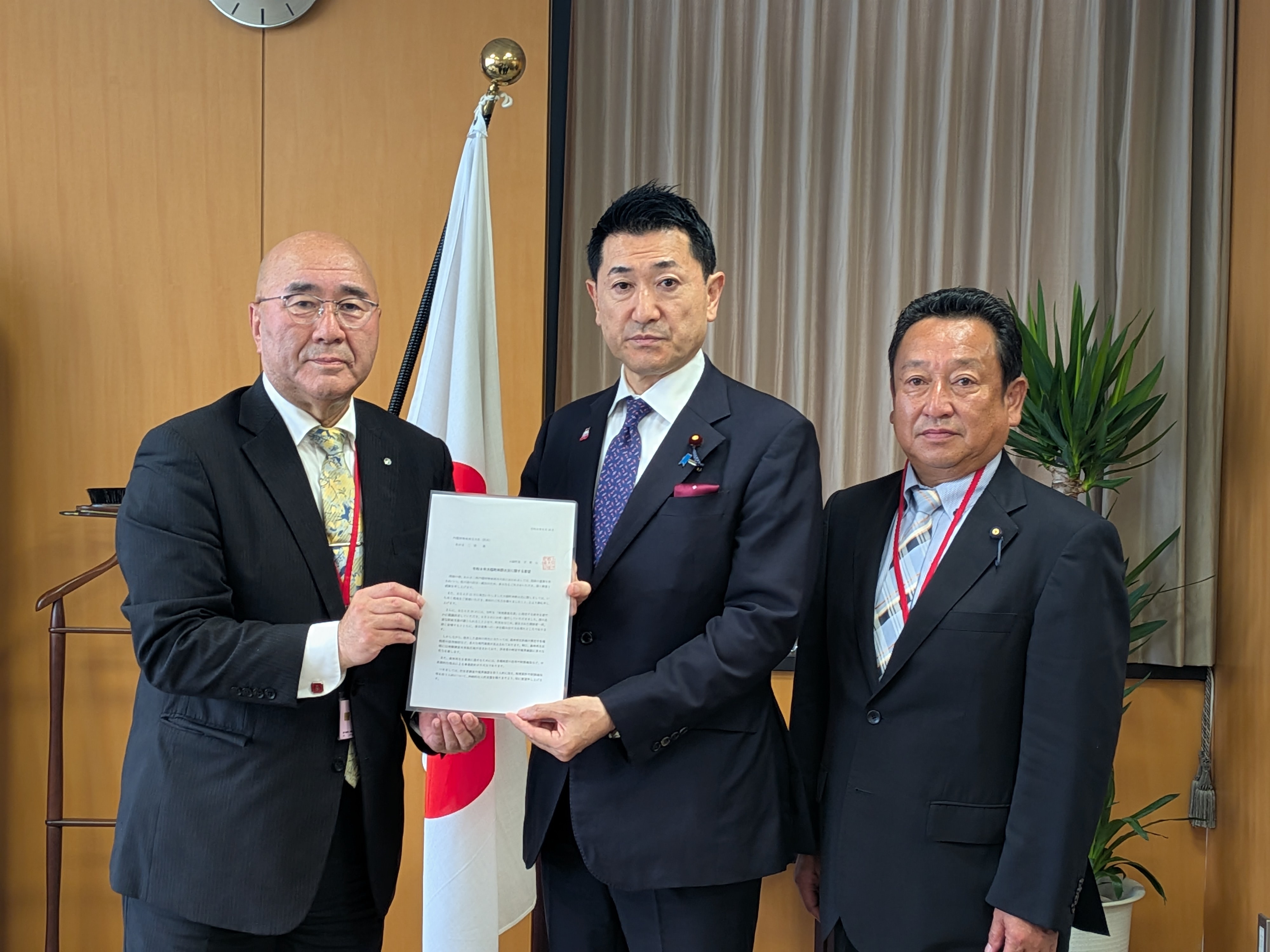 5_あかま二郎内閣府特命担当大臣(防災).jpg