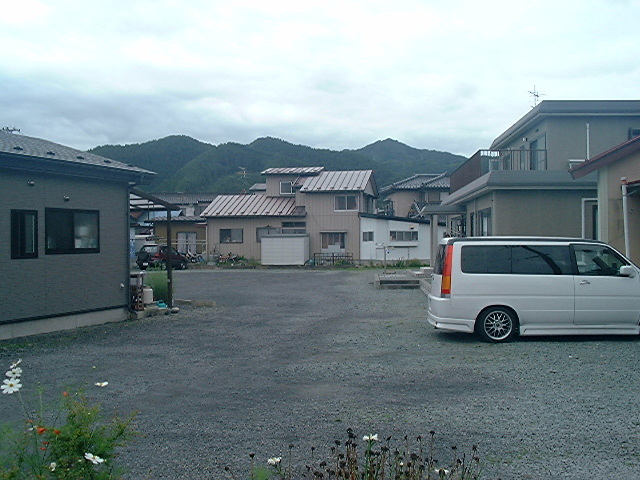 柏崎米穀店横駐車場