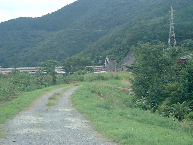 小鎚川沿い