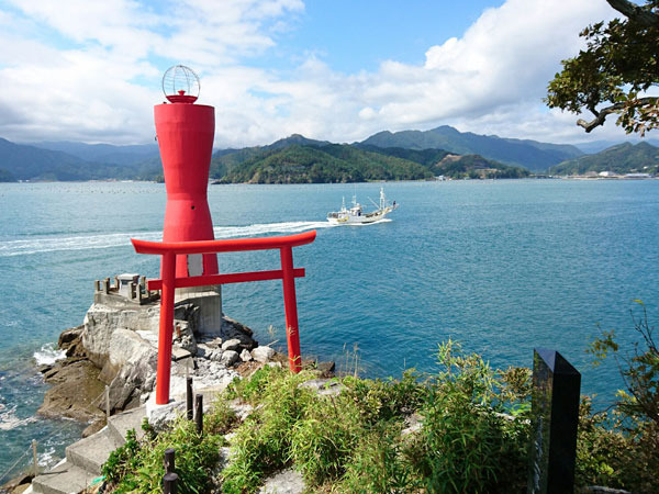 蓬莱島より大槌町を望む